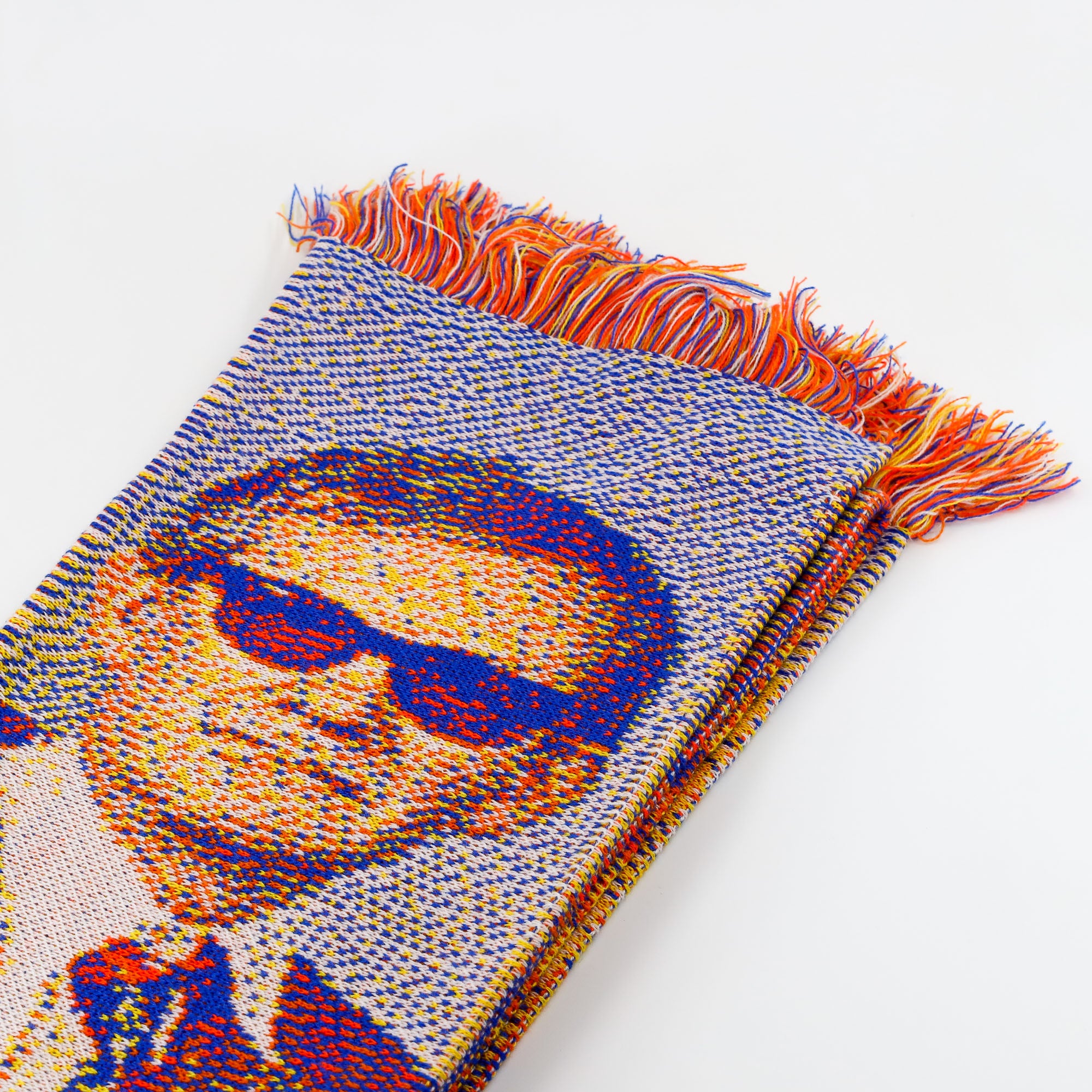 L'écharpe 'Martin Parr Ci, Martin Parr Là'