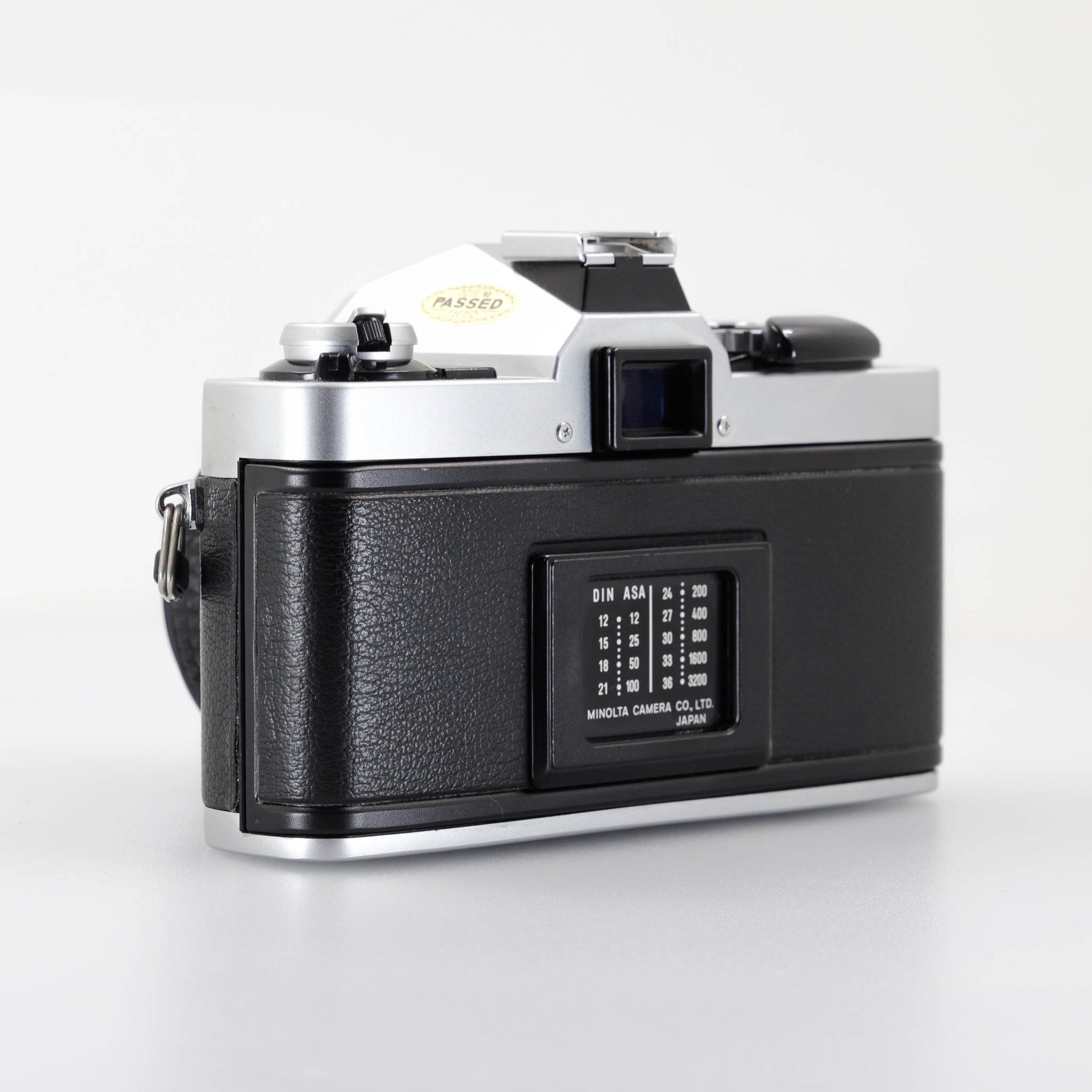 analog film 35mm slr camera minolta XG9
