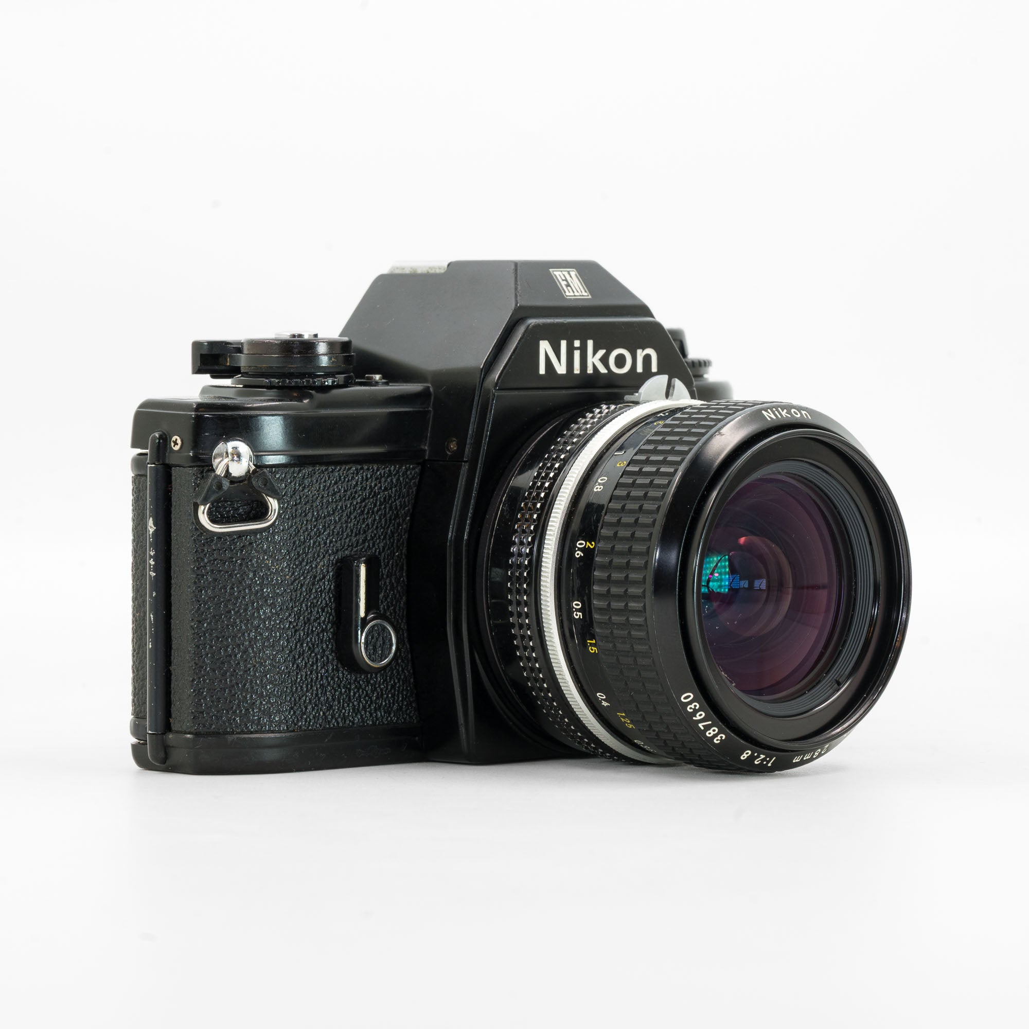 Nikon EM & Nikkor 28mm f/2.8