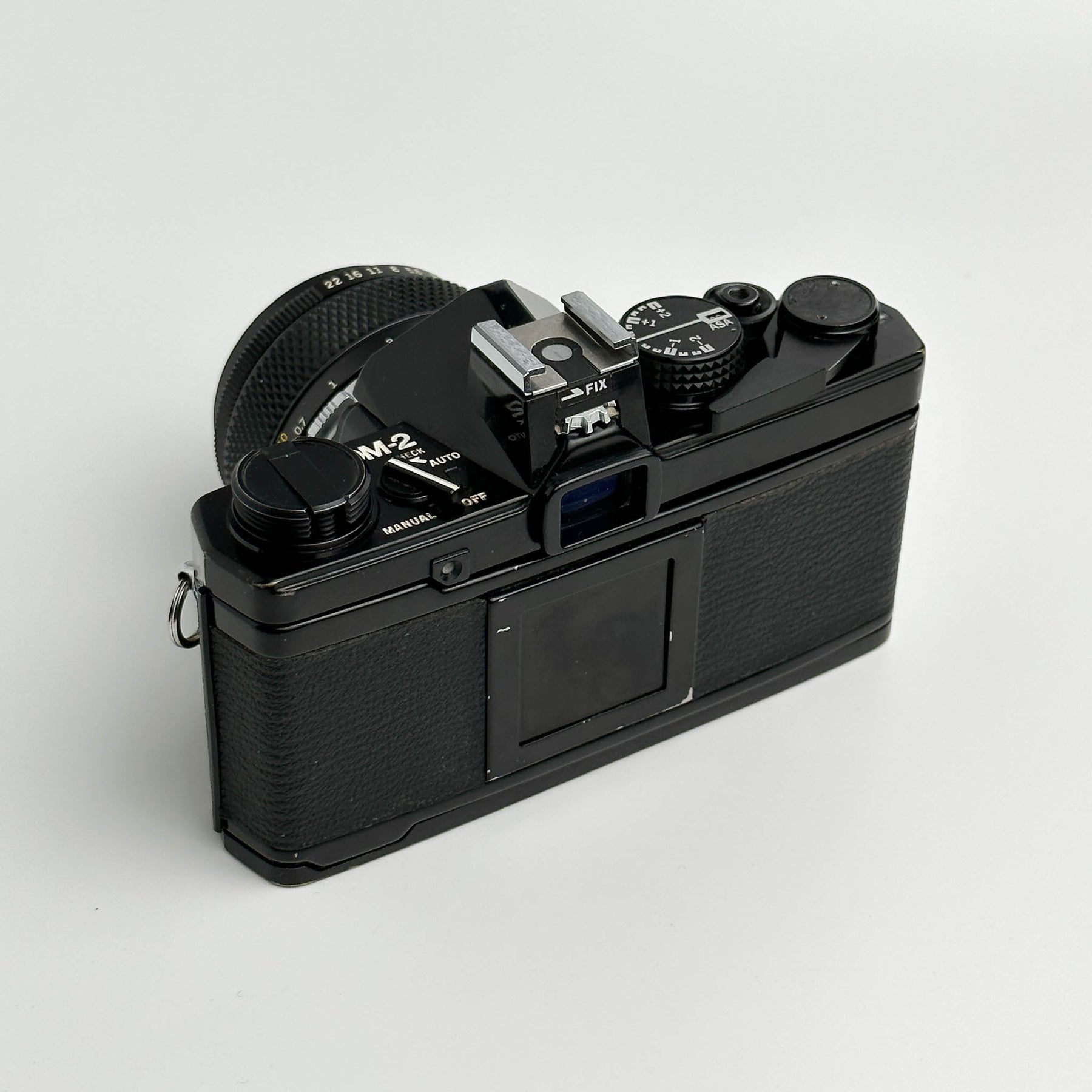 Analog Box N°39 - Olympus OM-2 & Zuiko MC 50mm f/3.5