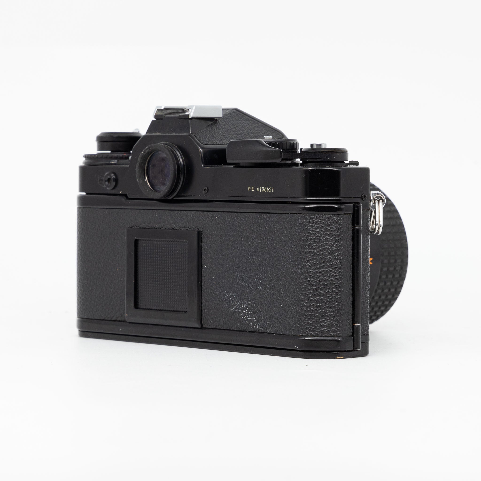 Nikon FE & Zoom-Nikkor 35-70mm f/3.3-4.5 - Film Camera