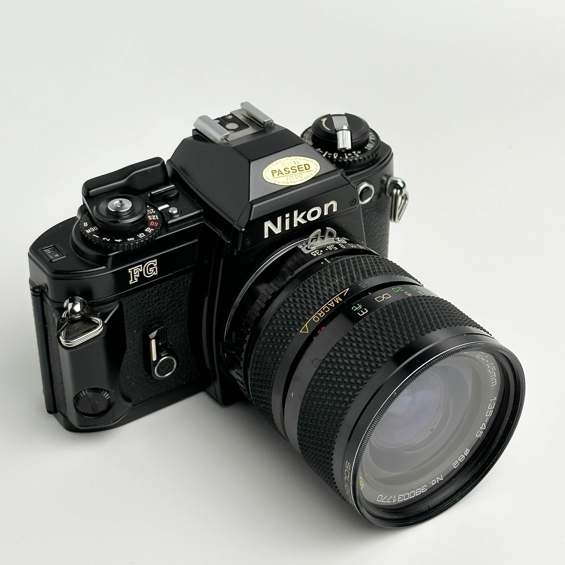 Analog Box N°29 - Nikon FG & Soligor 24-45mm f/3.5-4.5