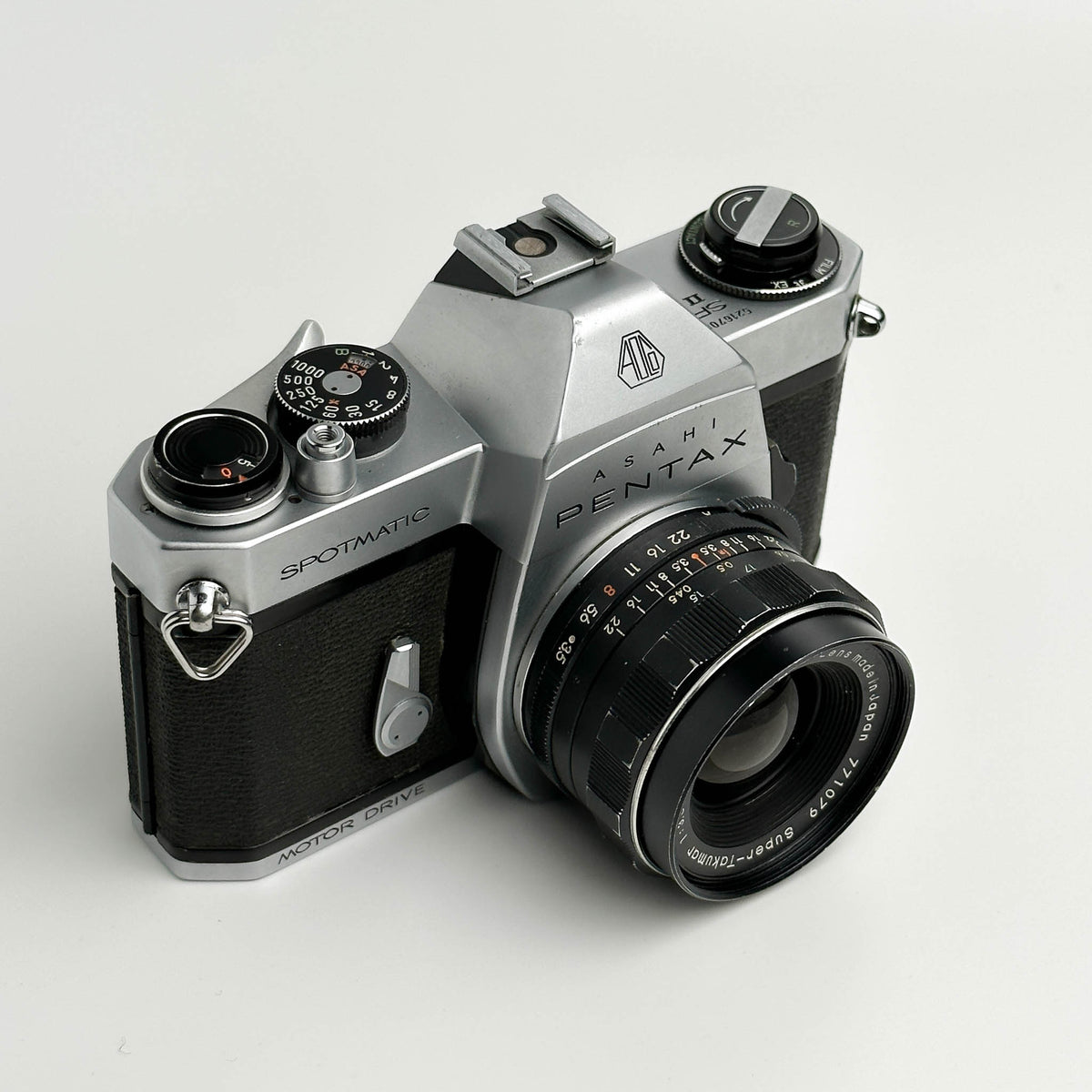 Analog Box N°42 - Pentax Spotmatic SP II & Super Takumar 35mm f/3.5