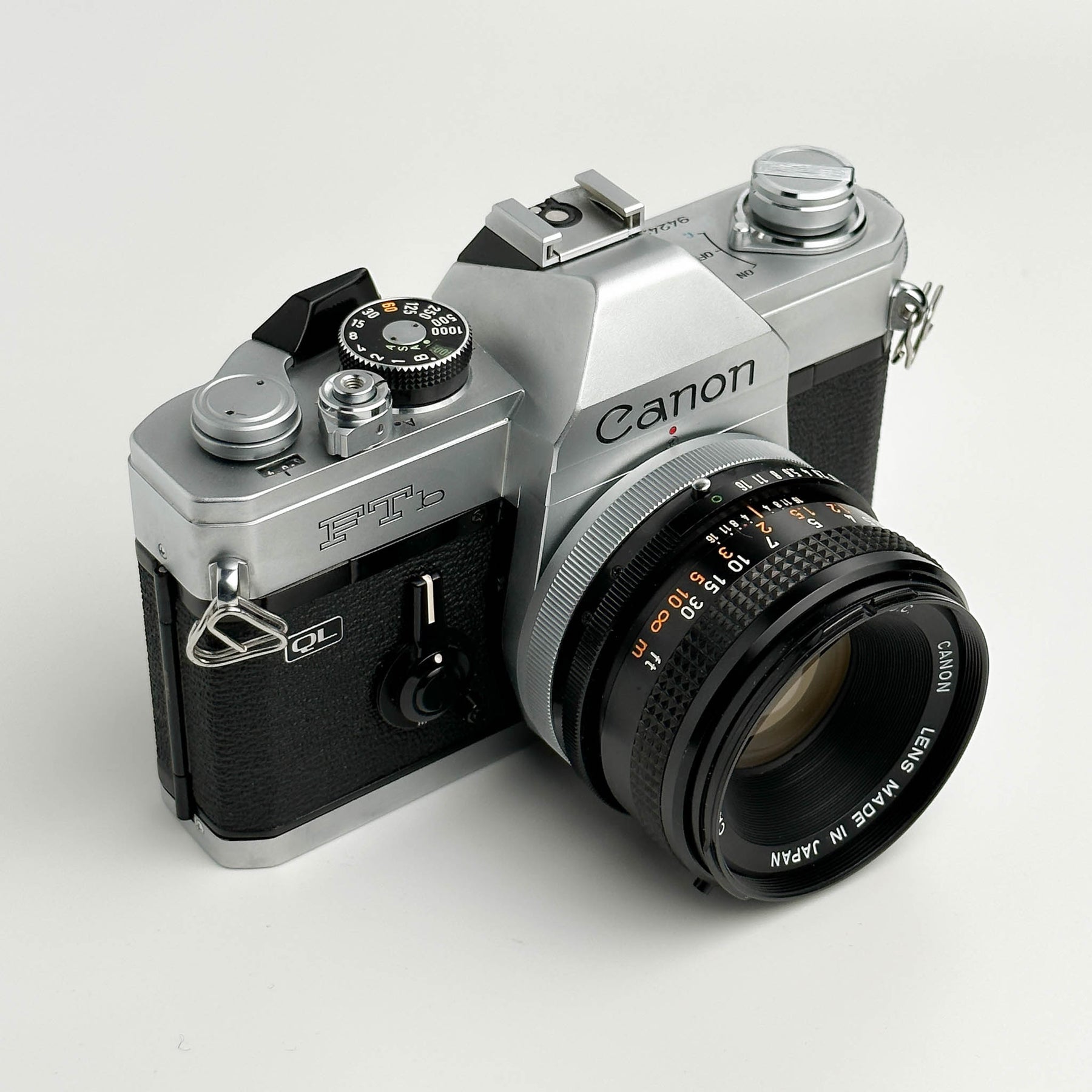 Analog Box N°44 - Canon FTb QL & FD 50mm f/1.8