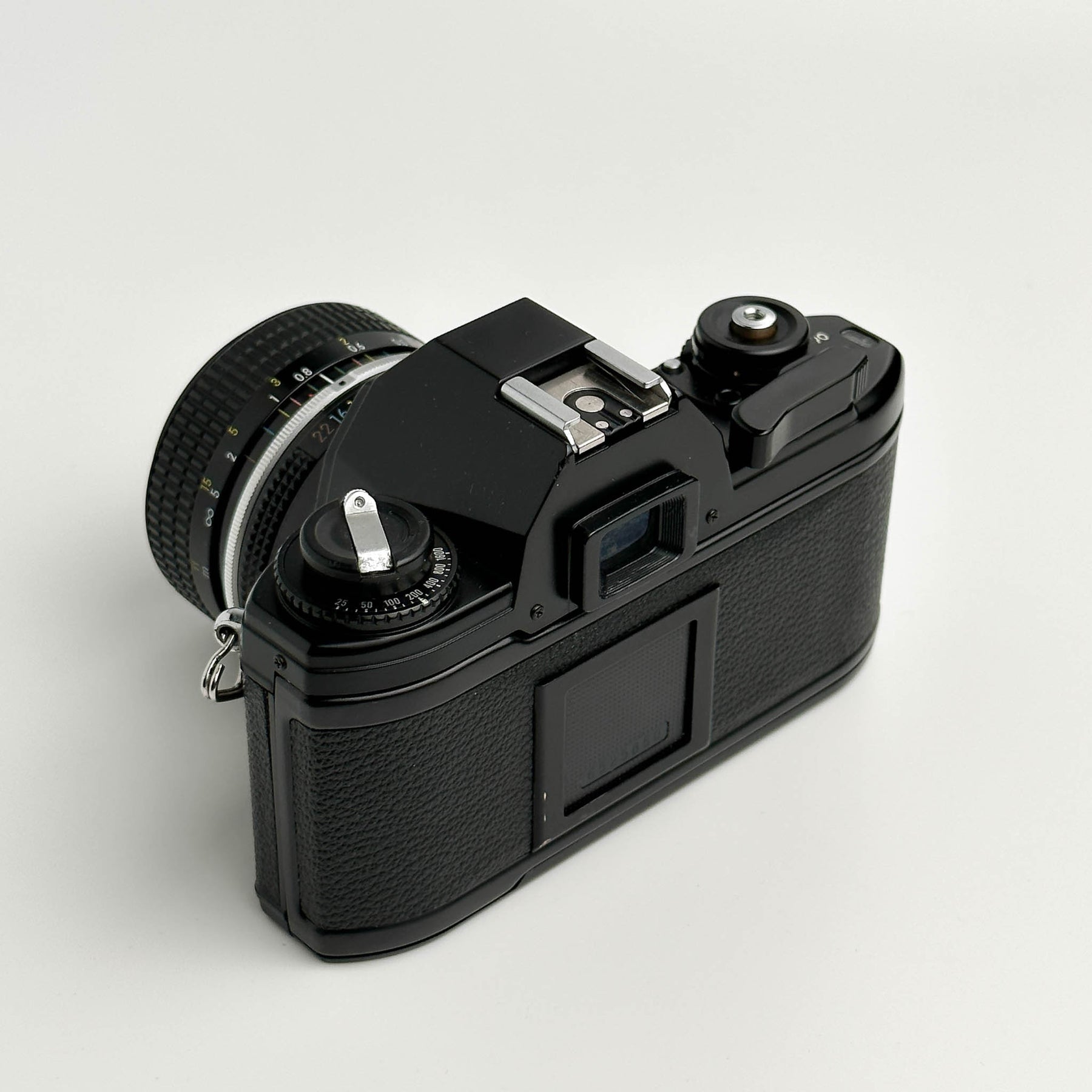 Analog Box N°54 - Nikon EM & Nikkor 28mm f/3.5